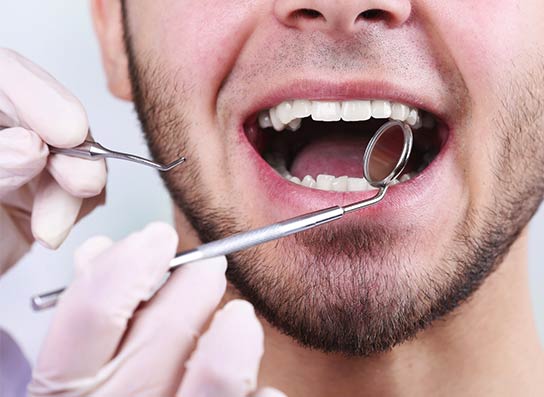 Tratamientos dentales Madrid. Implantes dentales. Periodoncia.